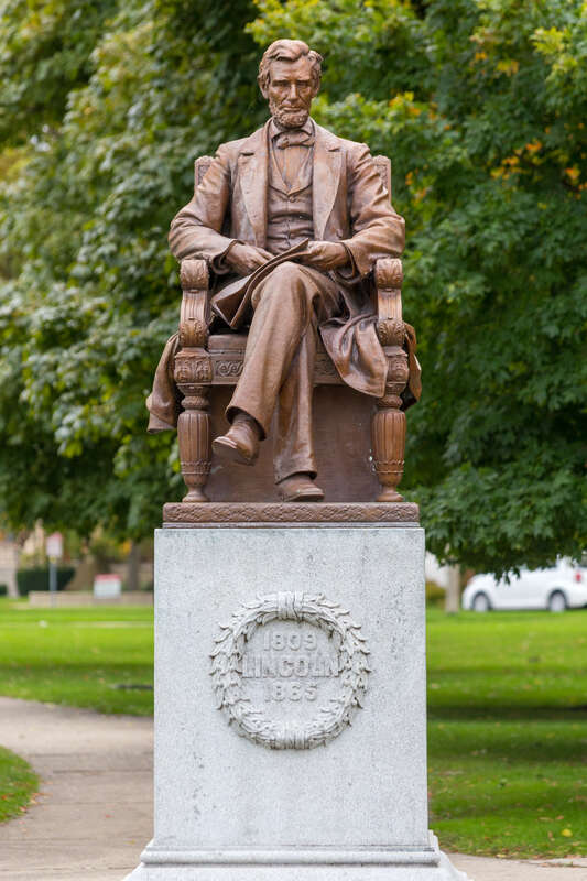 Statue of Abraham Lincoln in Library Park, Kenosha, Wisconsin. Charles Henry Niehaus, 1909.