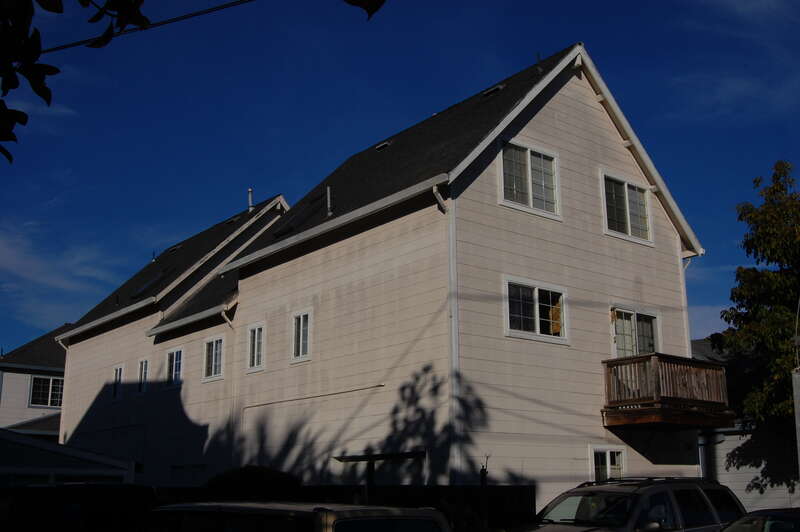 128 Sycamore Street. Santa Cruz, California, USA