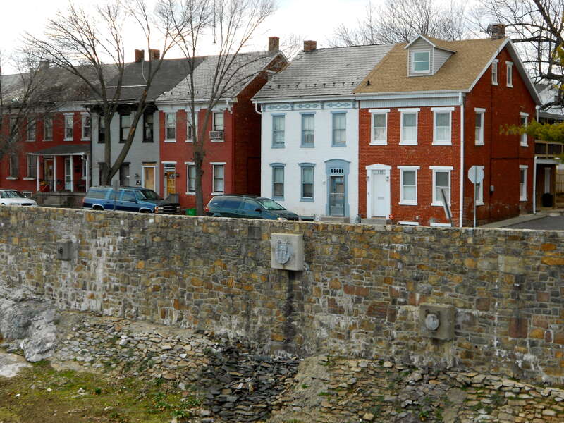 Houses on Stevens Ae. in the Fairmount Historic District on the NRHP since November 30, 1999. The HD is roughly bounded by Cherry Lane, Stevens Avenue, and Cottage Hill Road
39°58′03″N 76°43′59″W, York, York County, Pennsylvania