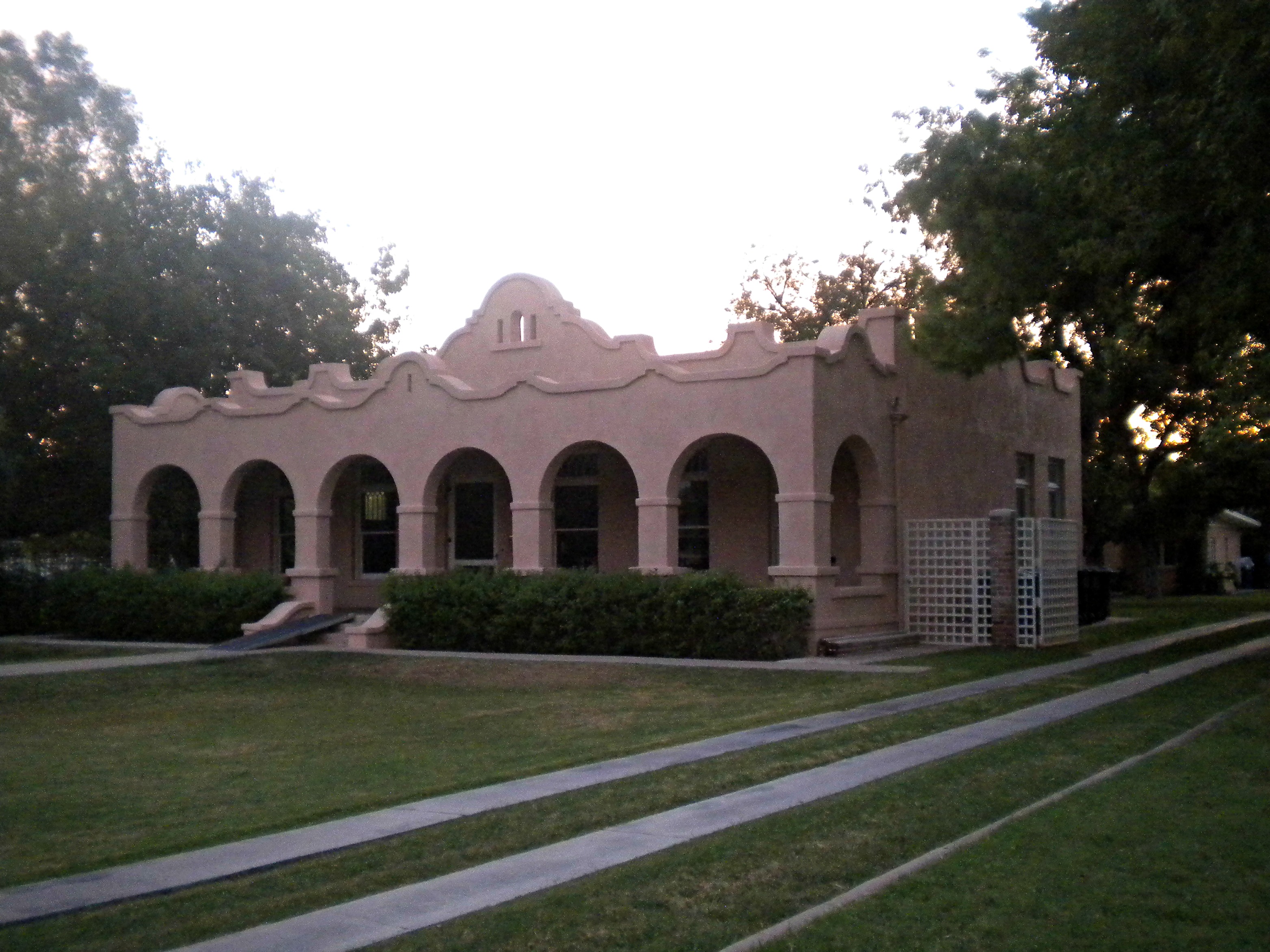 Strauch House