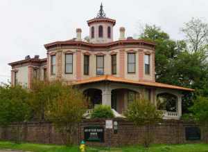 The Ace of Clubs House in Texarkana, Texas (United States).