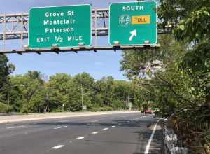 View west along New Jersey State Route 3 at the exit for the Garden State Parkway SOUTH in Clifton, Passaic County, New Jersey