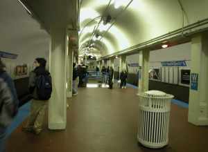 20031119 07 CTA Blue Line Washington Station
