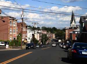 East down Broad Street in New Britain Connecticut

Camera location41° 40′ 21.71″ N, 72° 47′ 33.22″ W View this and other nearby images on: OpenStreetMap 41.672697;  -72.792562