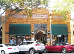 The Crislip Arcade, located at 645 Central Avenue between 6th Street S. and 7th Street S. in downtown St. Petersburg, Florida, was built c.1926, one of many open-air shopping arcades in the city.  By 2006, only three arcades remained, and the Crislip