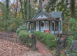 15-31-041: victorian playhouse