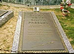 Gladys Love Smith Presley mother of Elvis - her grave at Graceland