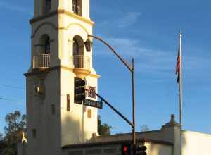 The Spanish Colonial Revival style post office in Ojai, California.
Built in 1917, the bell-tower is reminiscent of the Basilica Menor de San Francisco de Asis campanile in Havana.