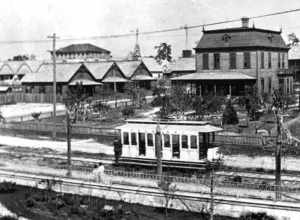 Persistent URL: floridamemory.com/items/show/117481
Local call number: FPS1506
Title: Streetcar and buildings in Ybor City, Florida 
Date: ca. 1900
Physical descrip: 1 photoprint - b&amp;w - 7 x 5 in.
Series Title: Florida Park Service