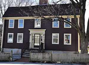 A photograph of the historic Edward Oakes House in Medford, Massachusetts.