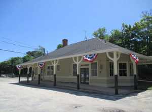 The original station building was built by the Boston and Maine Railroad in 1898, and is home to small businesses.