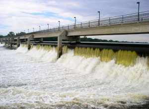 Coon Rapids Dam on the Mississippi River, Coon Rapids, Minnesota, USA